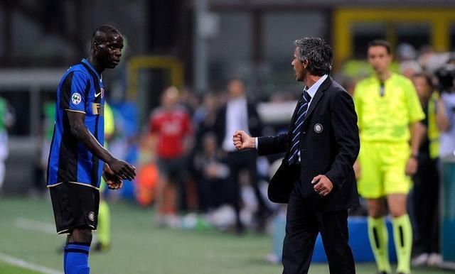 包含AC米兰冲刺阶段外线爆发，志在足总杯名次提升，质疑声仍在，团队化学反应显著的词条