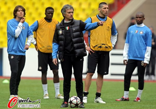 新疆广汇迎欧冠关键赛；国际比赛日防线松动；目标明确；心理建设被强调